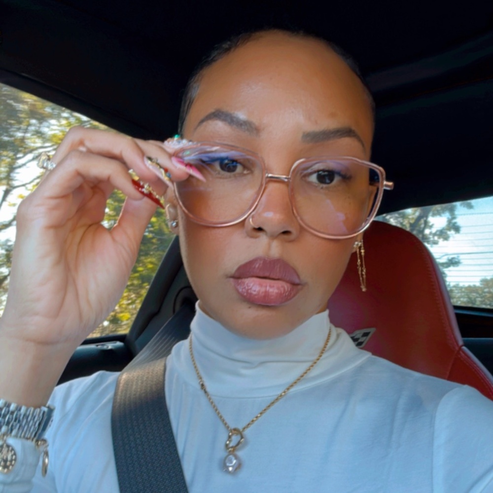 Meet your Posher, Linda